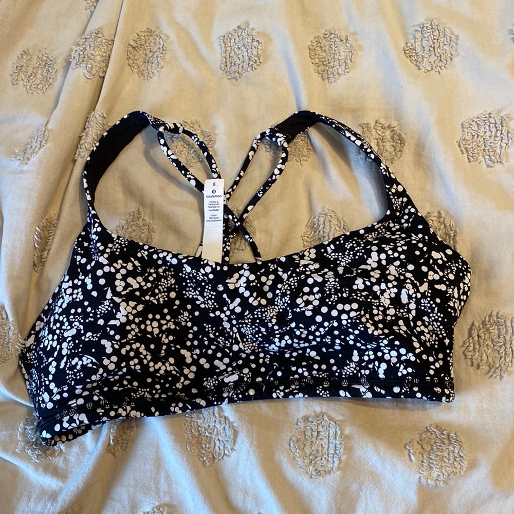 lululemon black and white sports bra